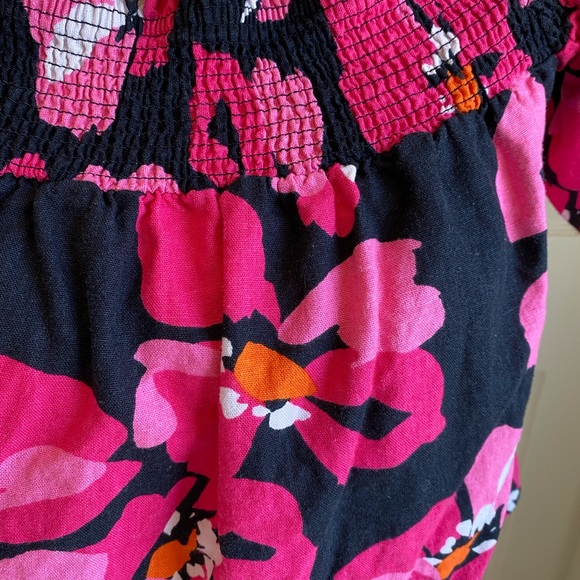 Floral Top by Who What Wear. - size Medium - Picture 7 of 7